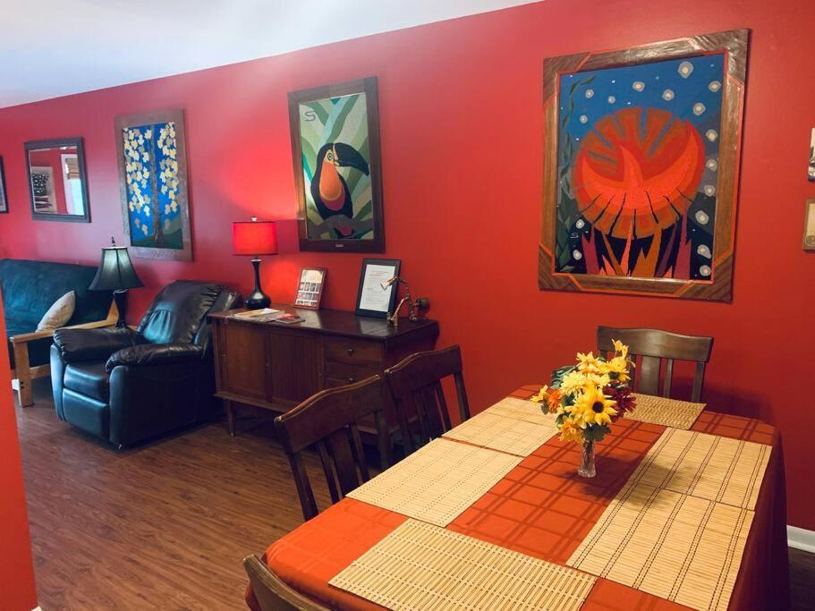 Family Friendly Downtown Home - Private Yard & Grill - Location, Location, Location! Атенс Екстериор снимка