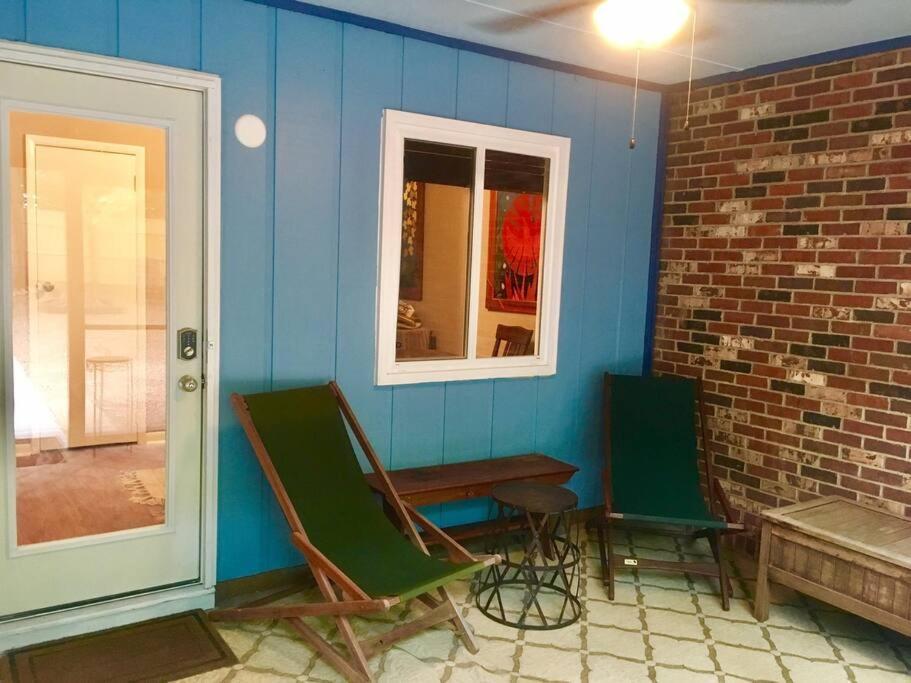 Family Friendly Downtown Home - Private Yard & Grill - Location, Location, Location! Атенс Екстериор снимка