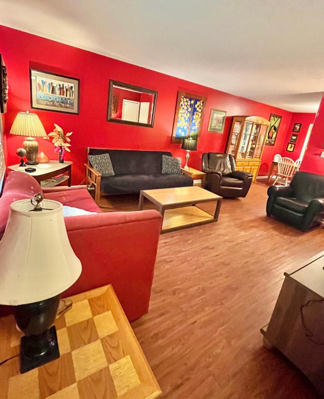 Family Friendly Downtown Home - Private Yard & Grill - Location, Location, Location! Атенс Екстериор снимка