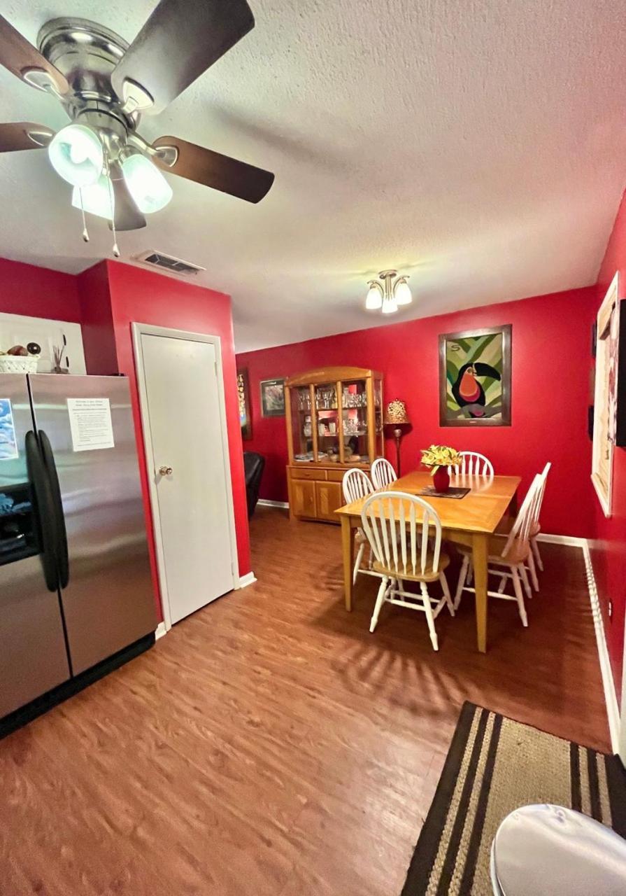 Family Friendly Downtown Home - Private Yard & Grill - Location, Location, Location! Атенс Екстериор снимка