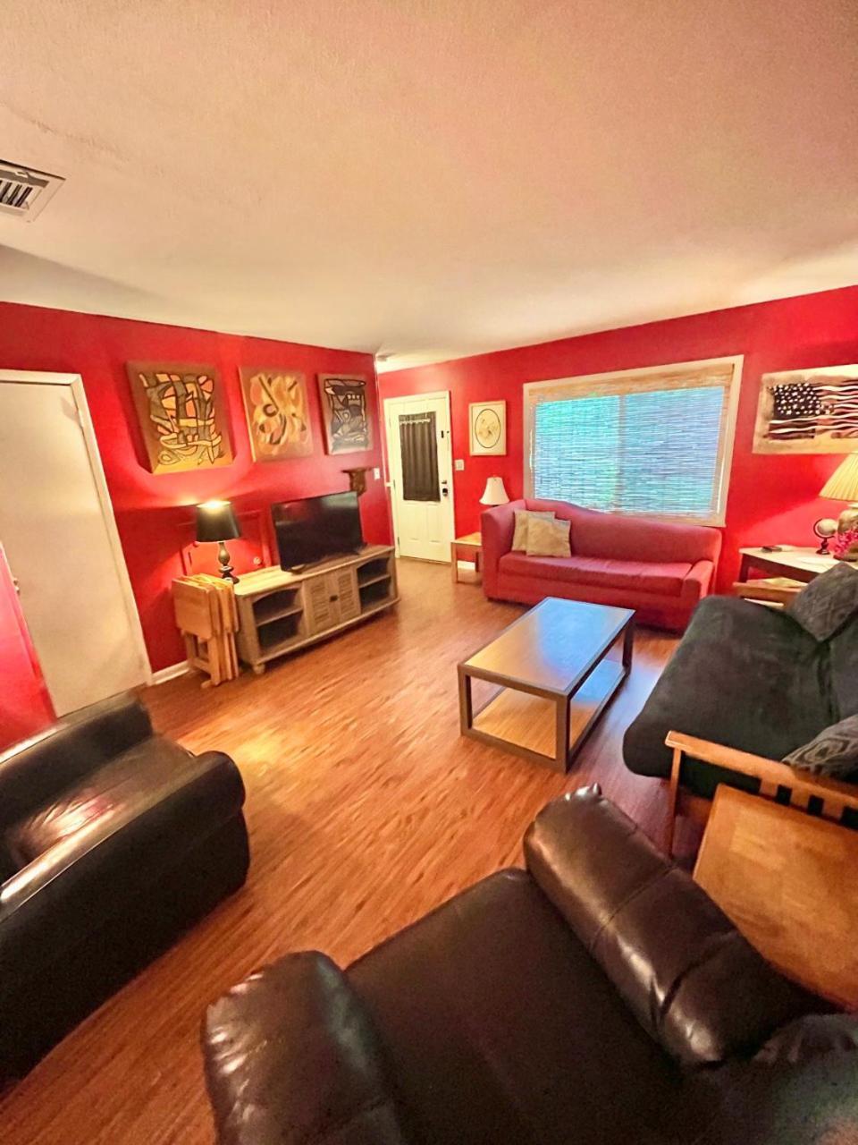 Family Friendly Downtown Home - Private Yard & Grill - Location, Location, Location! Атенс Екстериор снимка