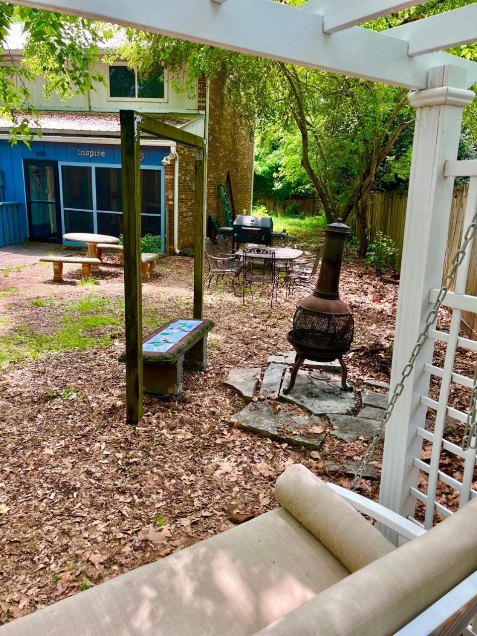 Family Friendly Downtown Home - Private Yard & Grill - Location, Location, Location! Атенс Екстериор снимка