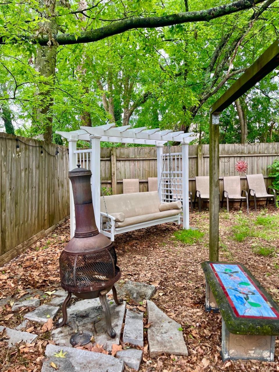 Family Friendly Downtown Home - Private Yard & Grill - Location, Location, Location! Атенс Екстериор снимка